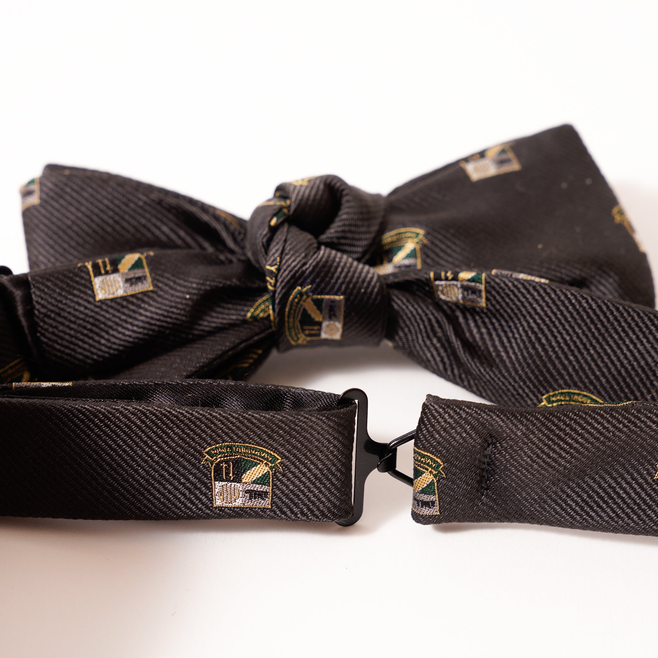 KYOTO SILK MAT CREST BOWTIE